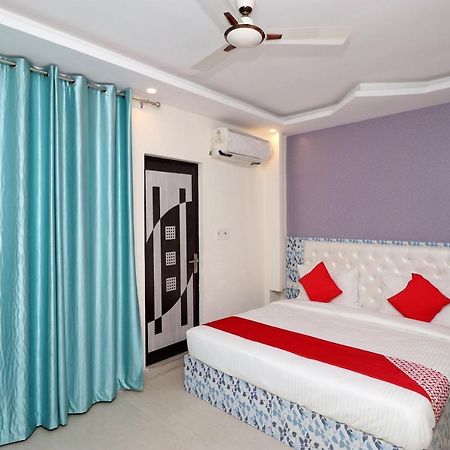 Oyo 25130 Hotel Royal Inn Yeni Delhi Dış mekan fotoğraf