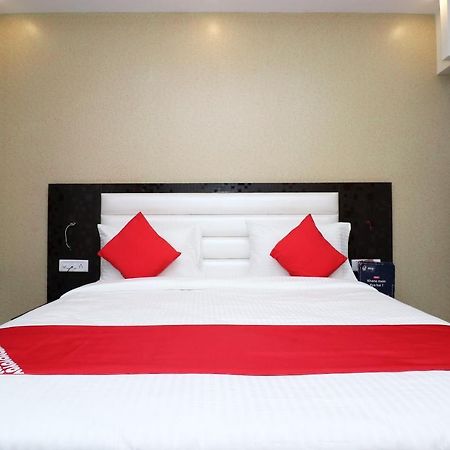 Oyo 25130 Hotel Royal Inn Yeni Delhi Dış mekan fotoğraf