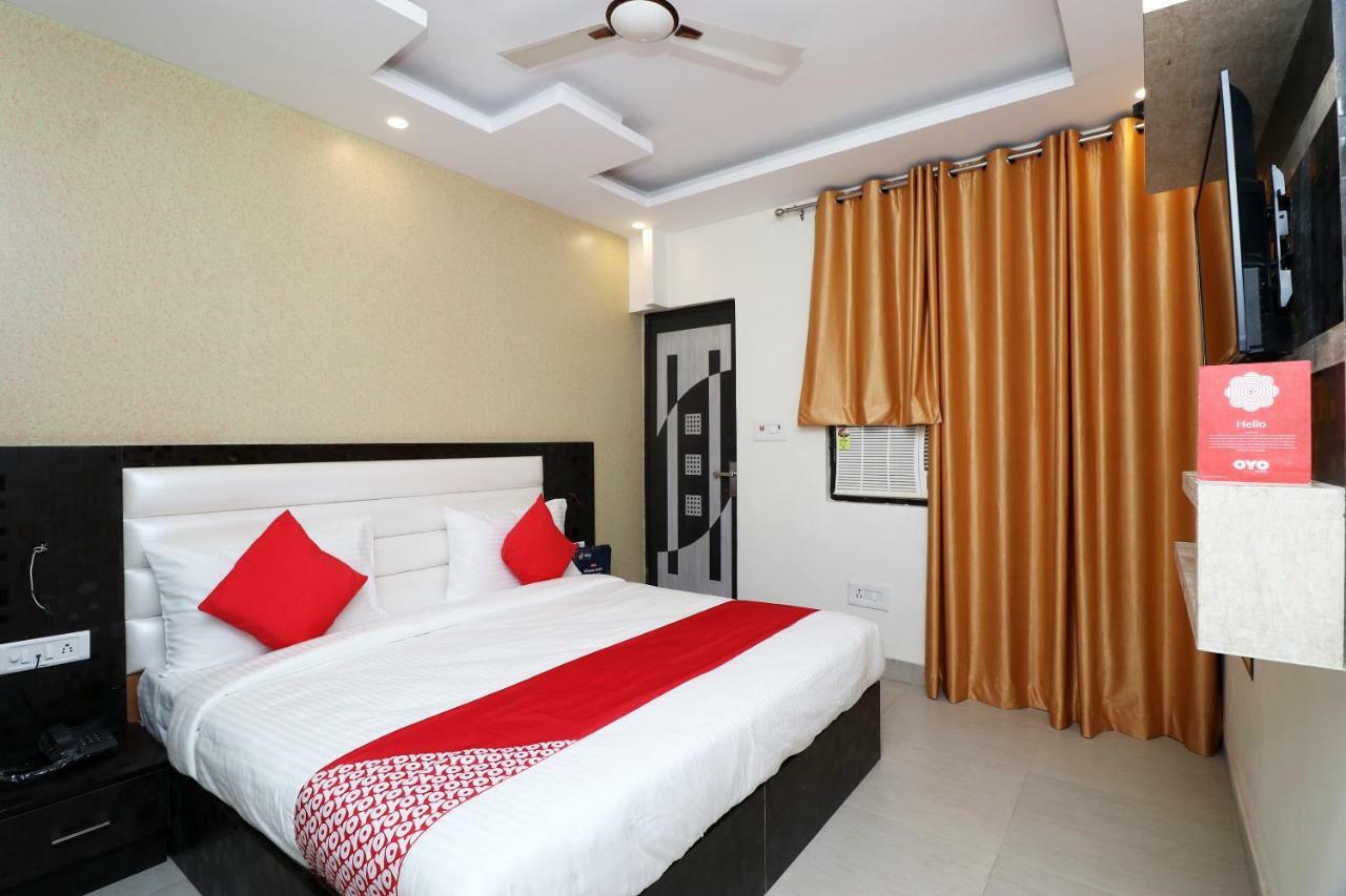 Oyo 25130 Hotel Royal Inn Yeni Delhi Dış mekan fotoğraf